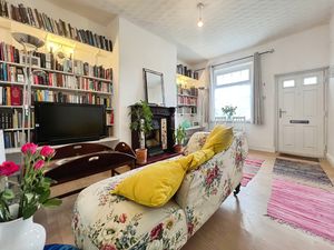 Living room- click for photo gallery